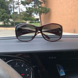 Stunning Authentic Woman’s Prada Sunglasses 🎉🎉